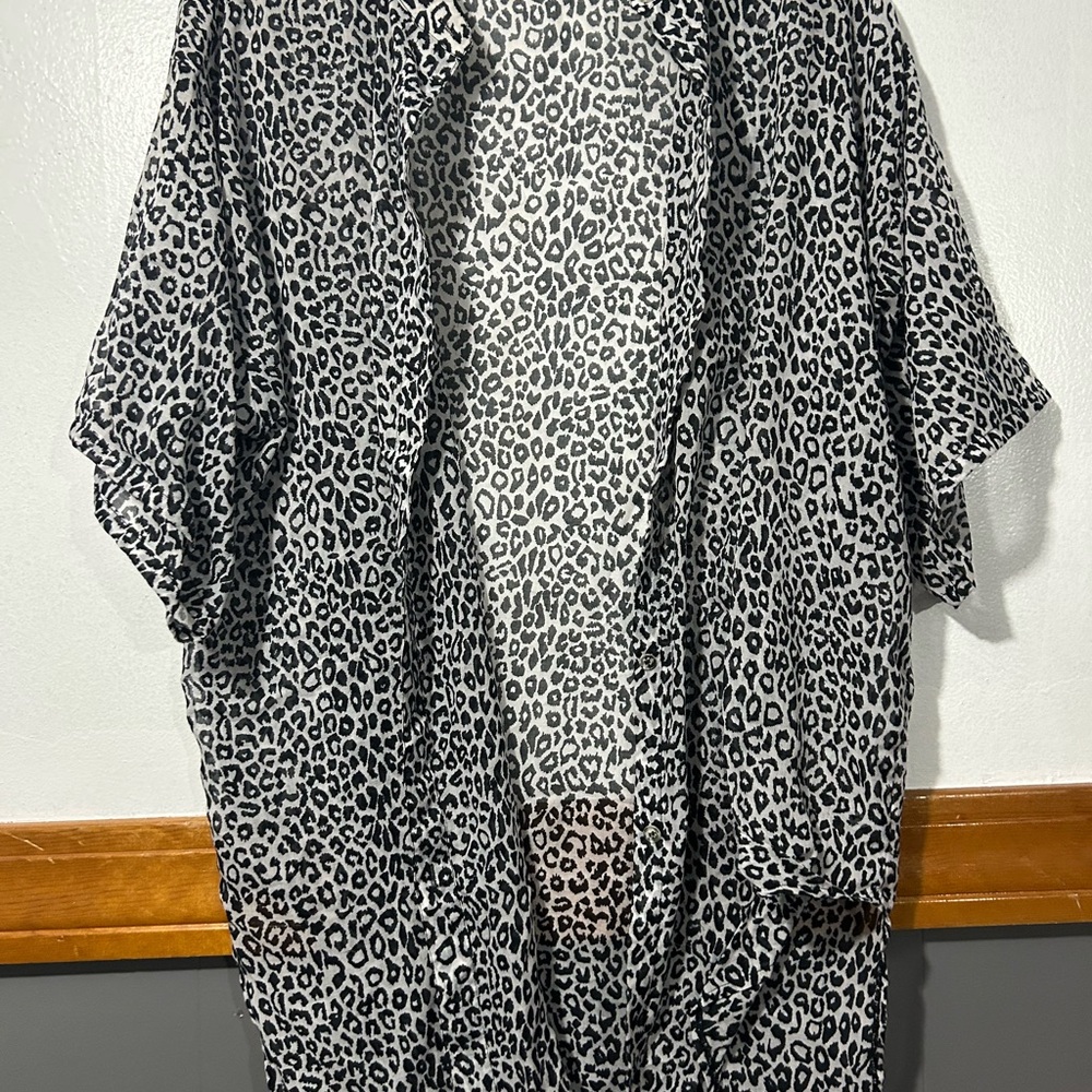 Black and White Leopard Print Sheer Kimono Cardigan swim cover up medium